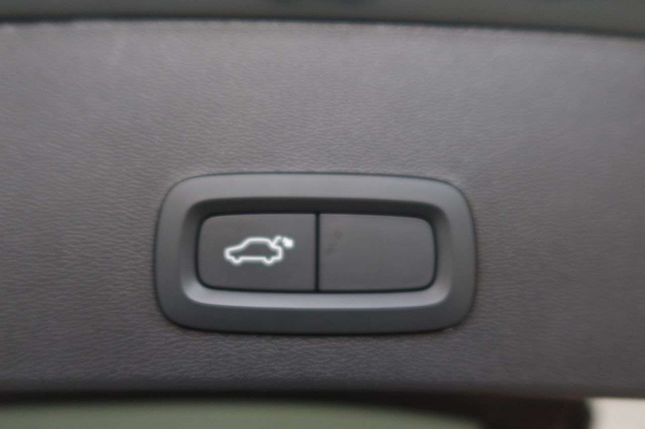 2021 VOLVO XC40 2021 VOLVO XC40