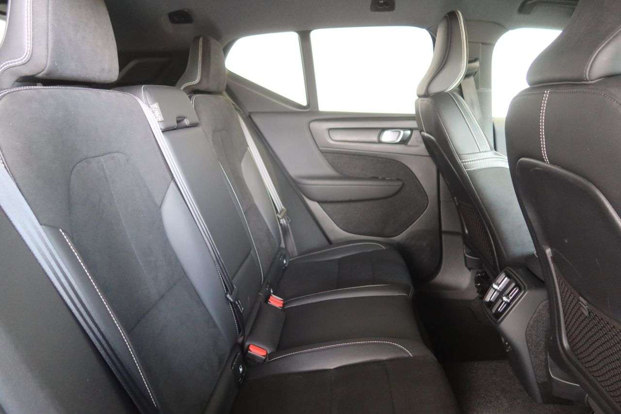 2021 VOLVO XC40 2021 VOLVO XC40