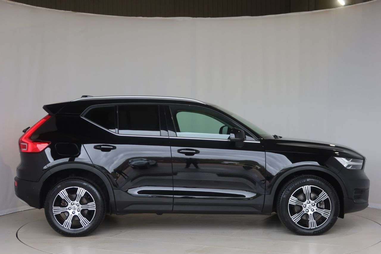 2021 VOLVO XC40 2021 VOLVO XC40