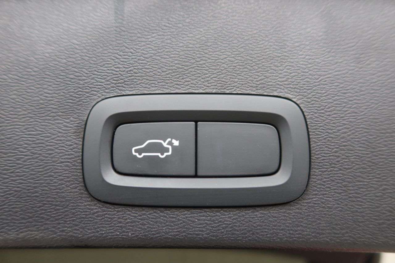 2021 VOLVO XC40 2021 VOLVO XC40