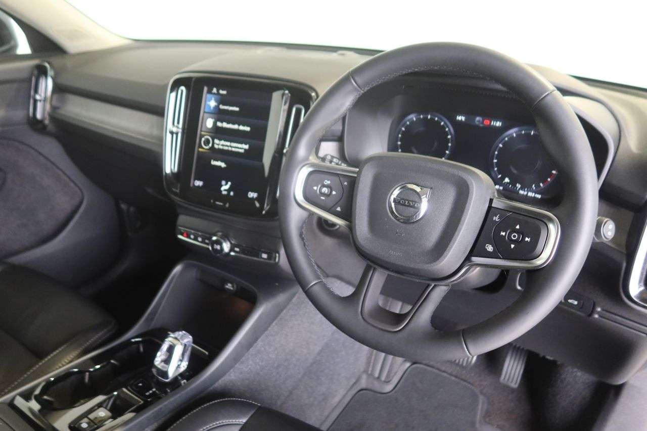 2021 VOLVO XC40 2021 VOLVO XC40