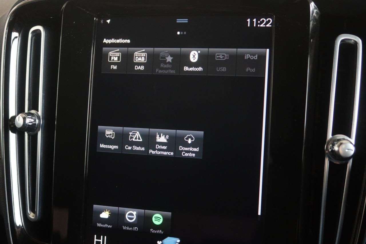 2021 VOLVO XC40 2021 VOLVO XC40