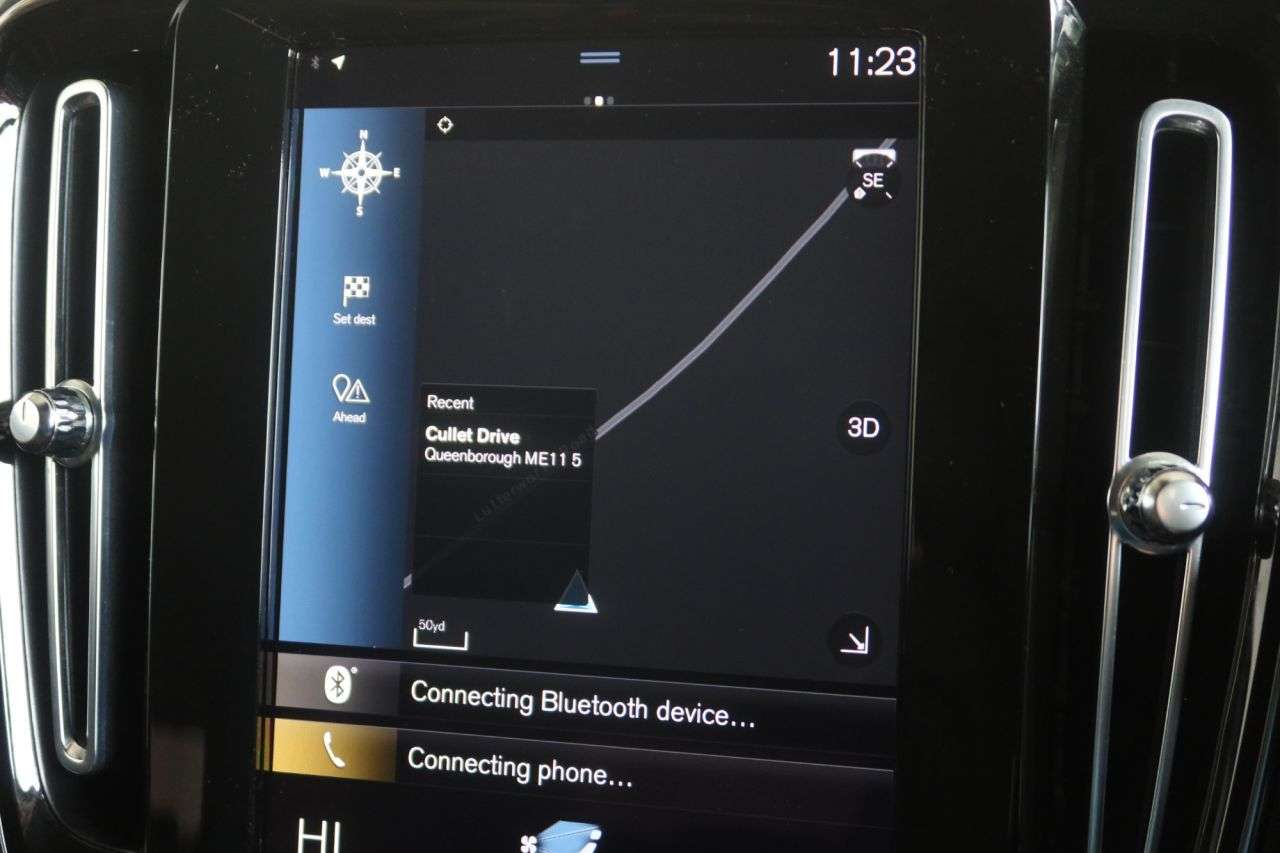 2021 VOLVO XC40 2021 VOLVO XC40