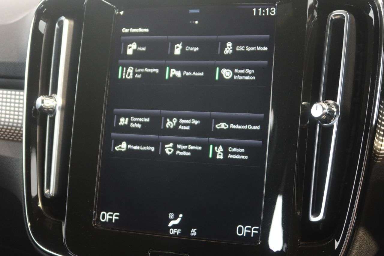 2021 VOLVO XC40 2021 VOLVO XC40