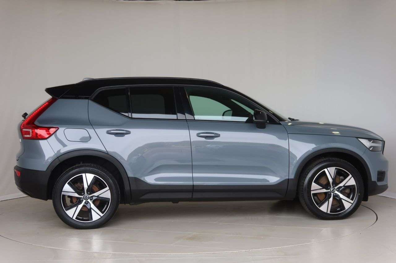 2021 VOLVO XC40 2021 VOLVO XC40