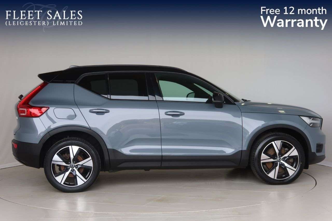 2021 VOLVO XC40 2021 VOLVO XC40