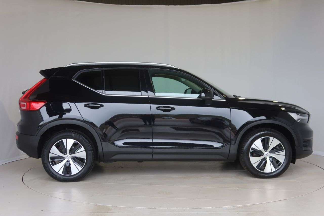 2022 VOLVO XC40 2022 VOLVO XC40