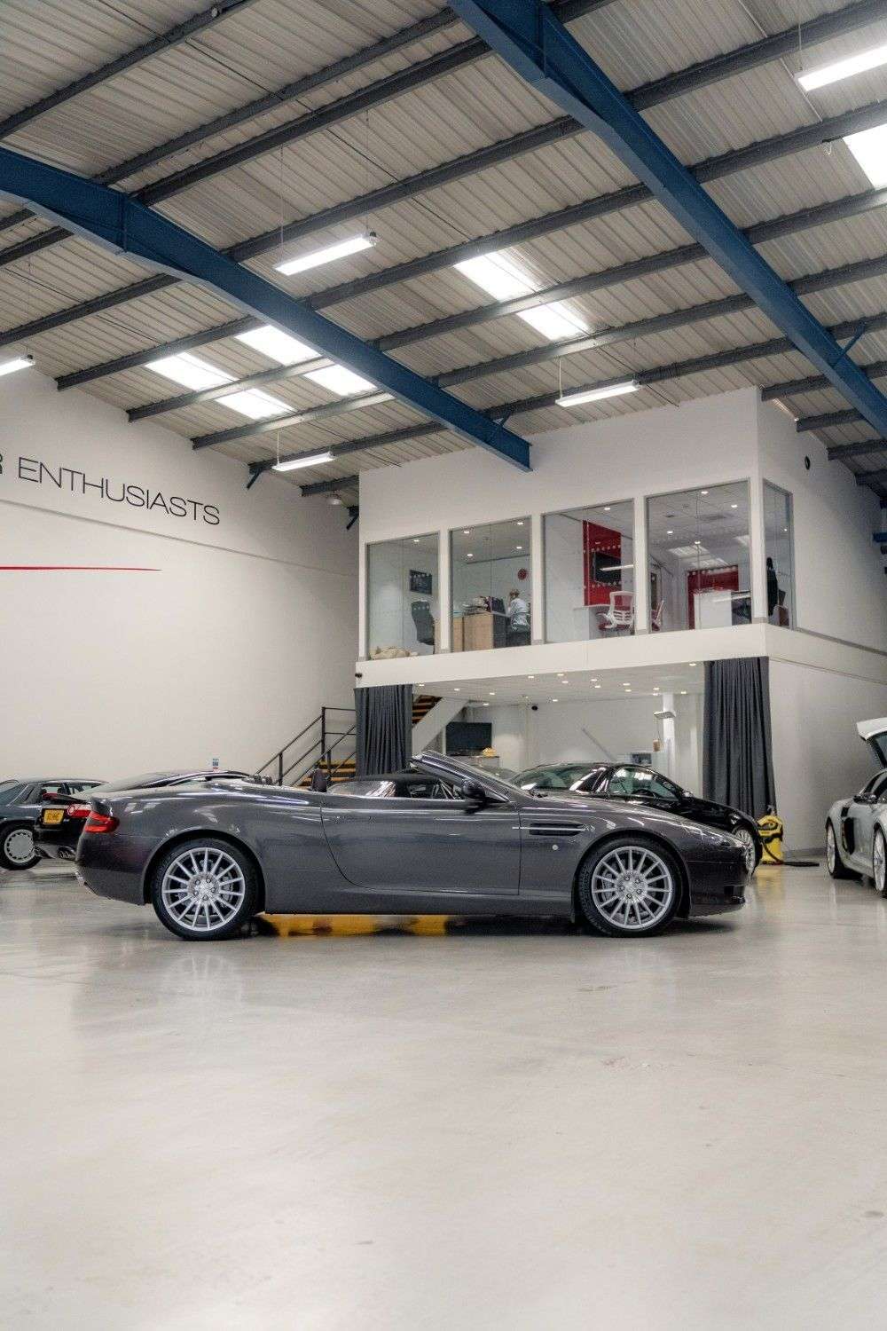 null ASTON MARTIN DB9 null ASTON MARTIN DB9