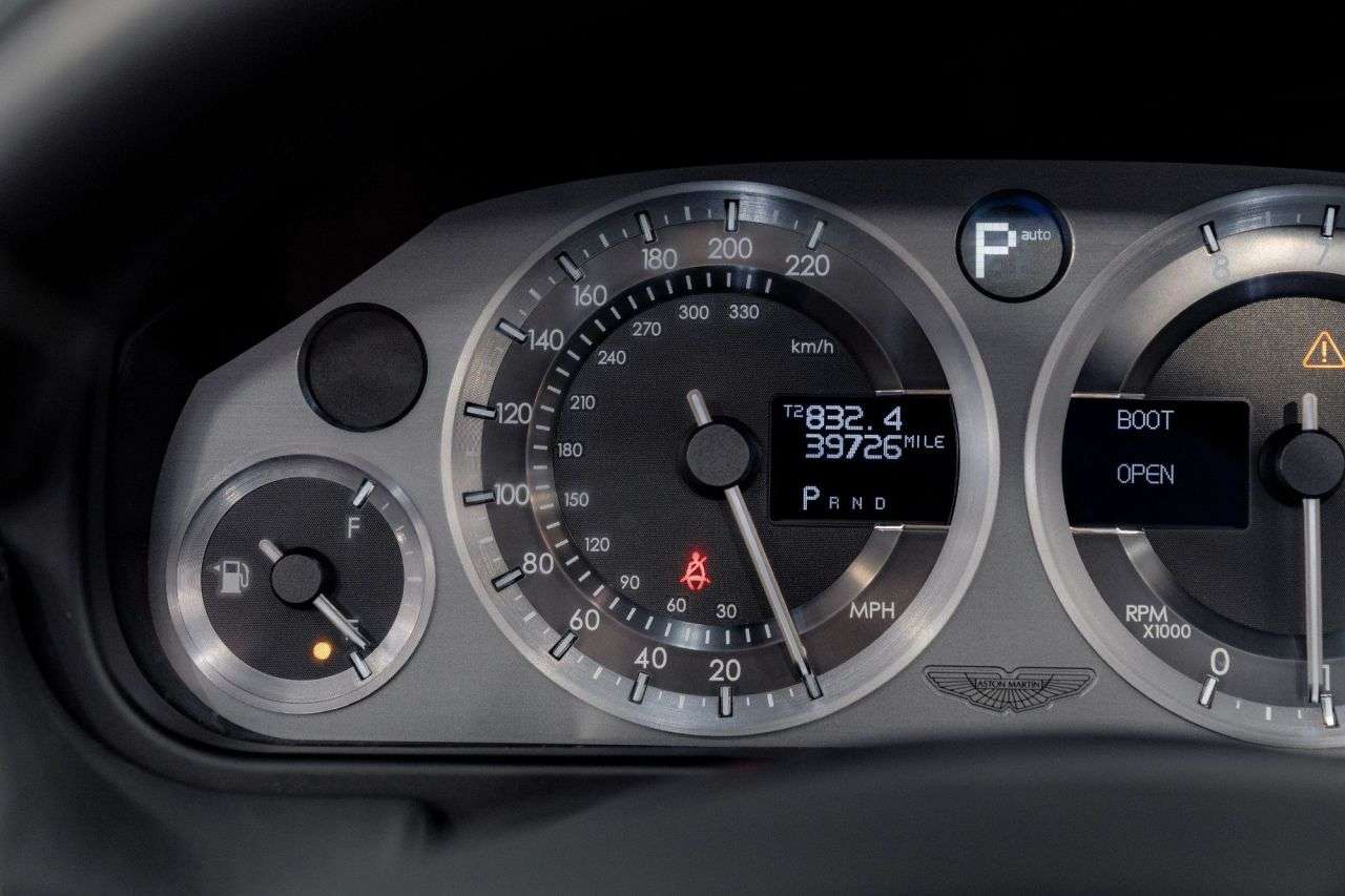 null ASTON MARTIN DB9 null ASTON MARTIN DB9