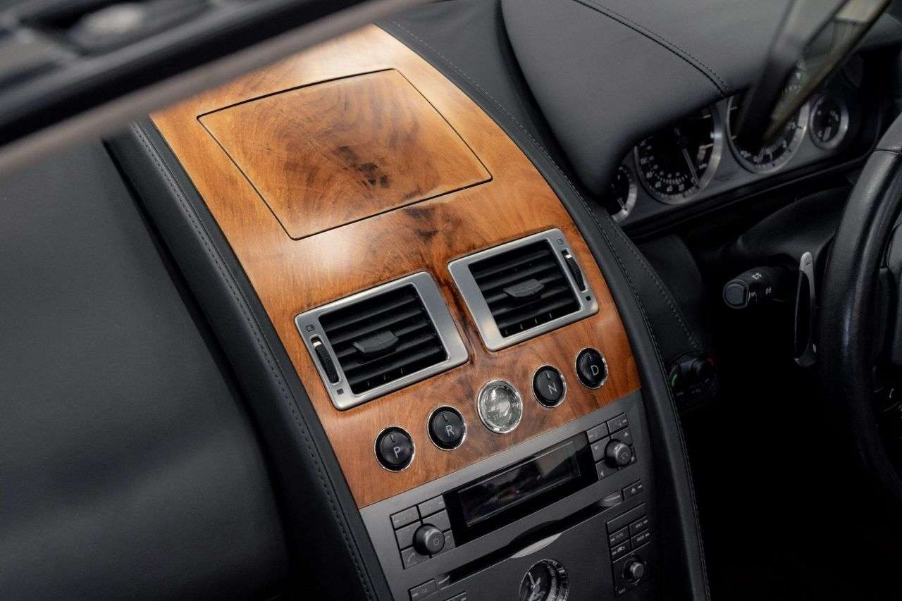 null ASTON MARTIN DB9 null ASTON MARTIN DB9