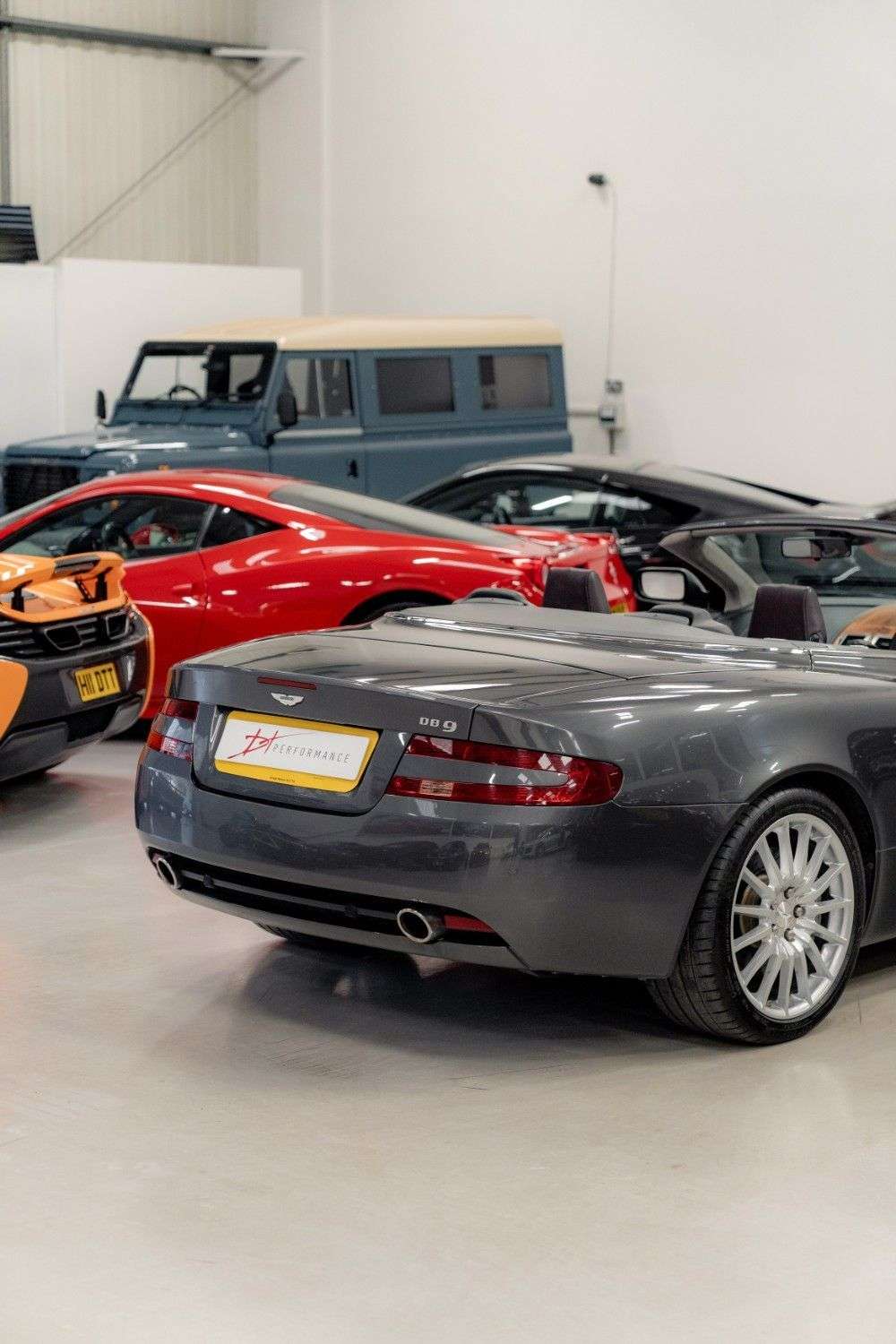 null ASTON MARTIN DB9 null ASTON MARTIN DB9