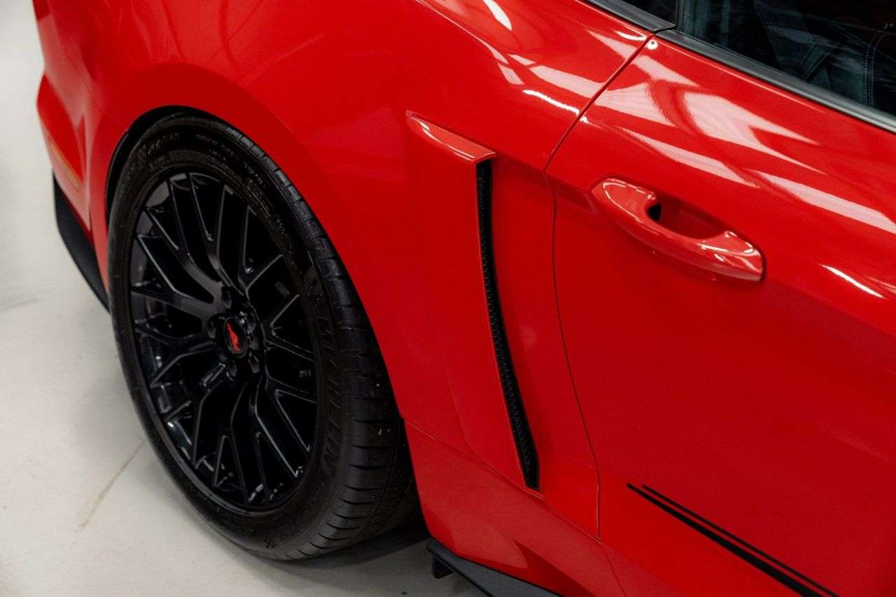 null FORD MUSTANG null FORD MUSTANG