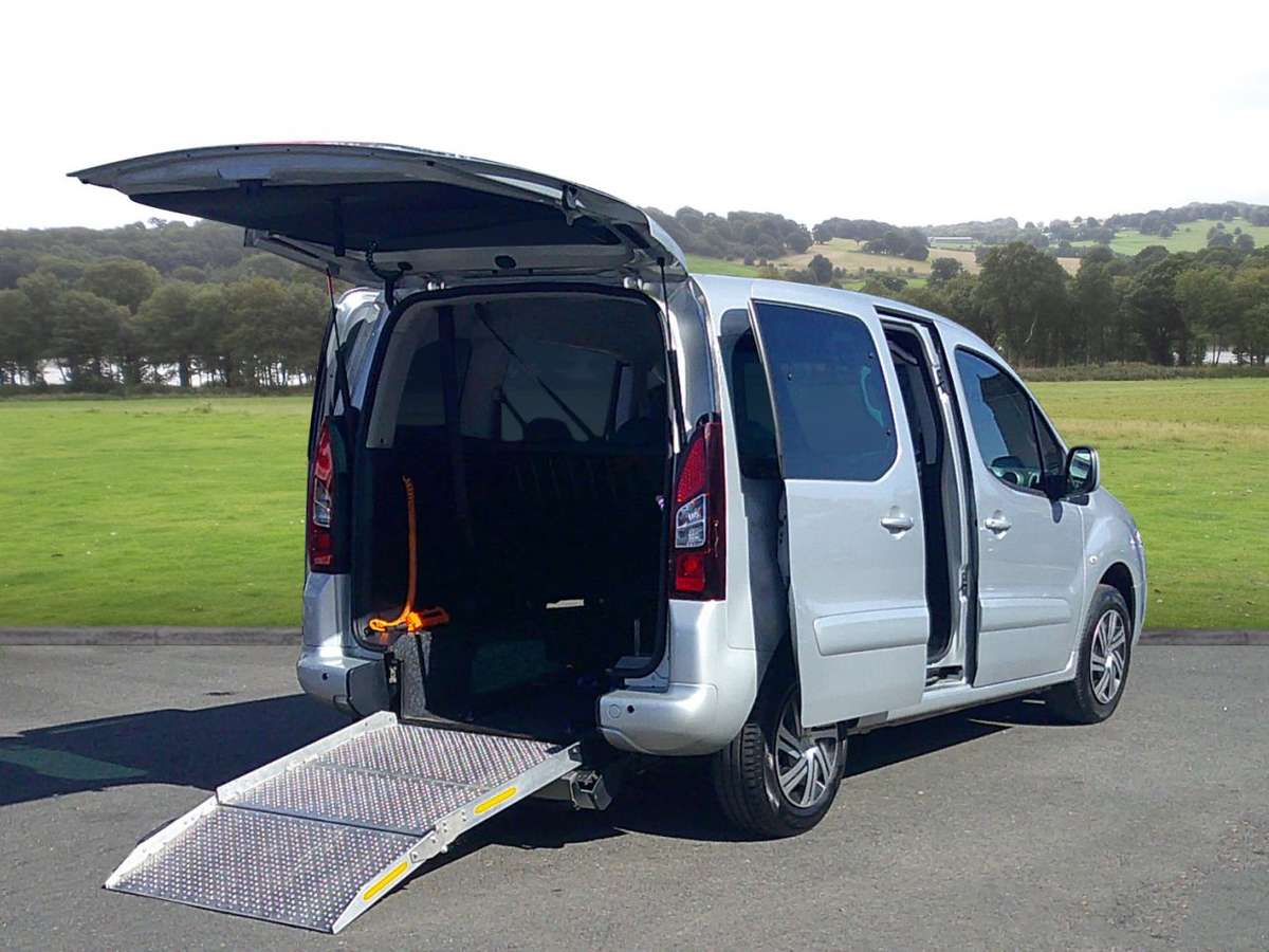 Check out this Citroen Berlingo 2018 Diesel Manual