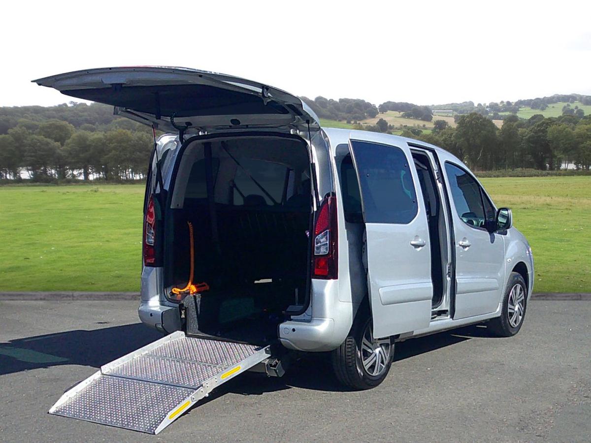 Check out this Citroen Berlingo 2018 Diesel Manual