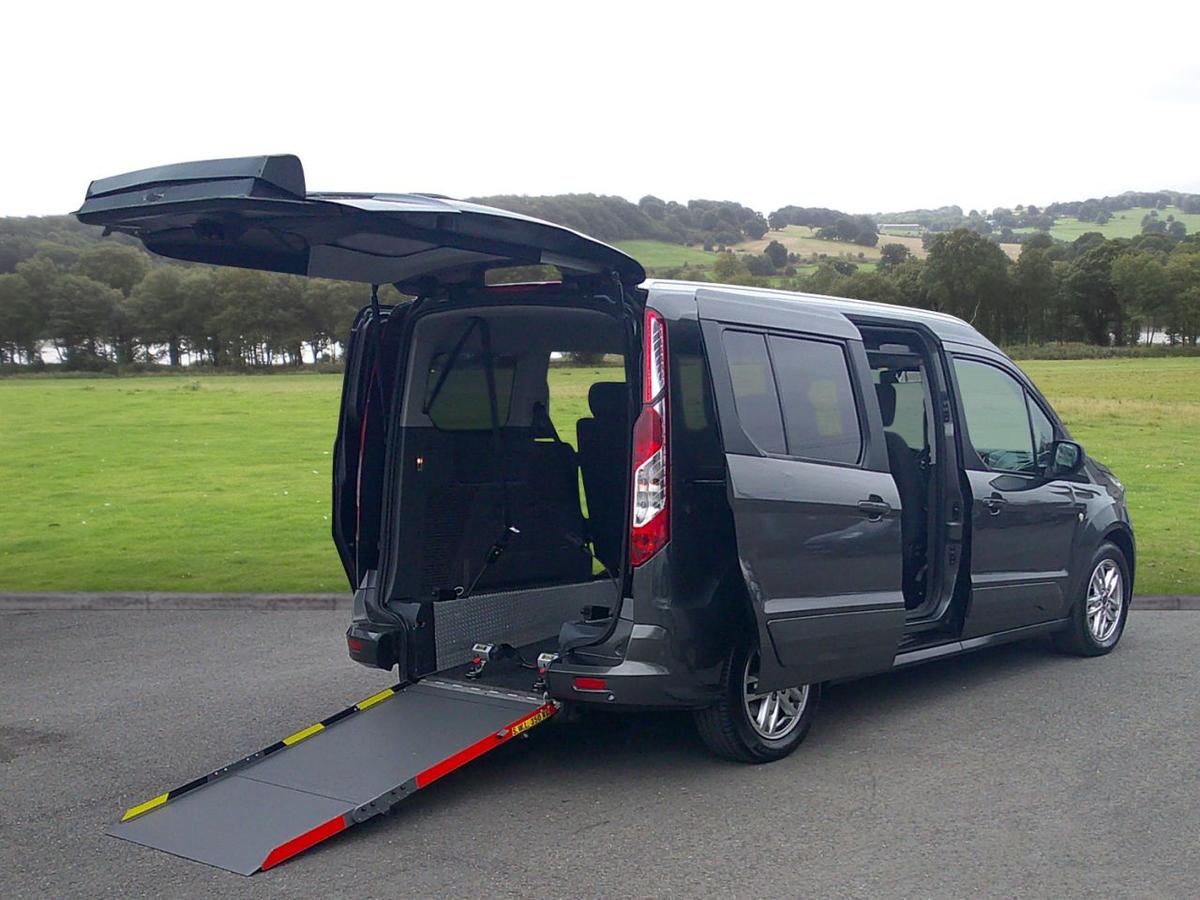 Check out this Ford Grand Tourneo Connect 2019 Diesel Manual