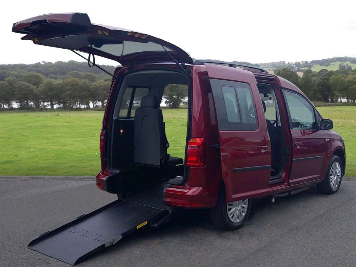 Check out this Volkswagen Caddy Life 2019 Diesel Manual