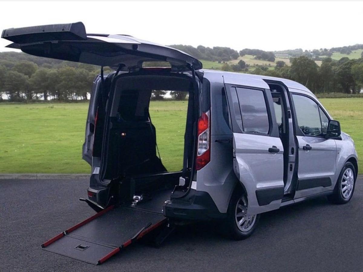 Check out this Ford Tourneo Connect 2018 Diesel Manual