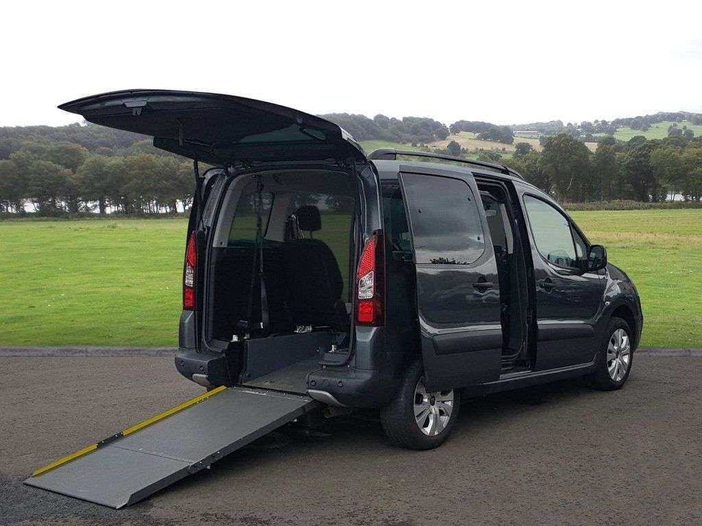 Check out this Citroen Berlingo 2017 Diesel Manual