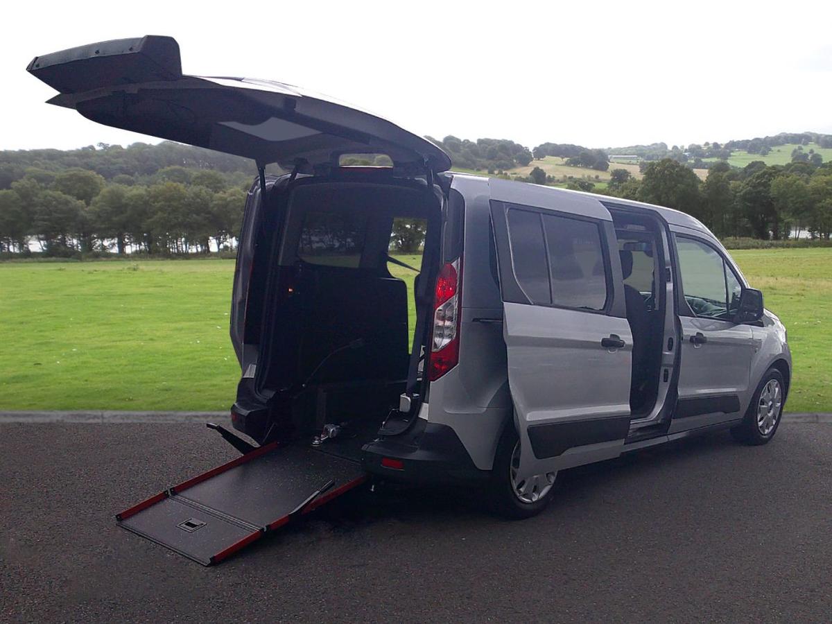 Check out this Ford Grand Tourneo Connect 2018 Diesel Manual