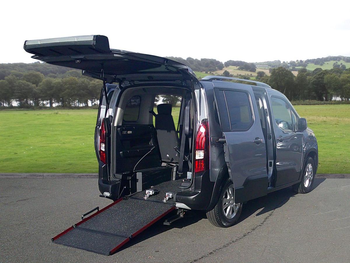 Check out this Peugeot Rifter 2020 Diesel Automatic