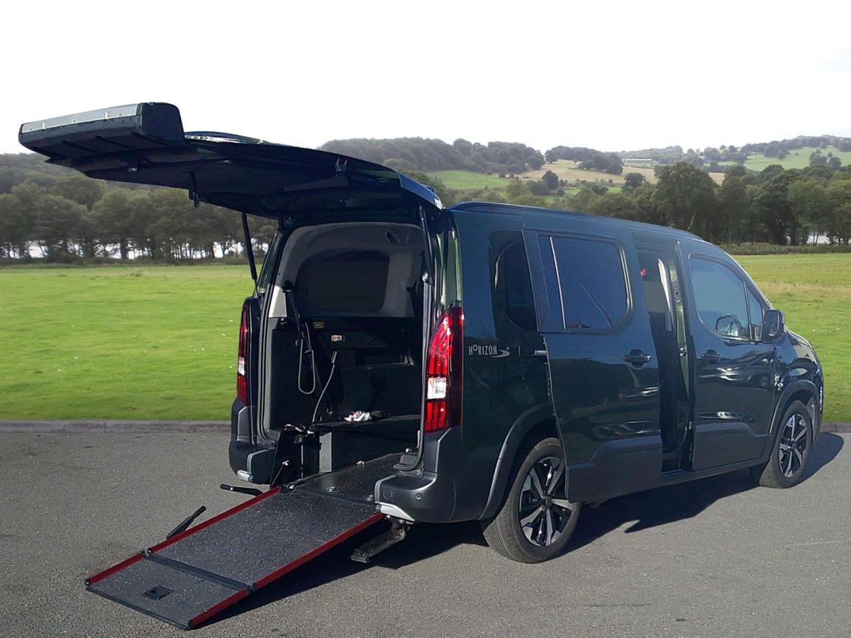 Check out this Peugeot Rifter 2024 Diesel Automatic