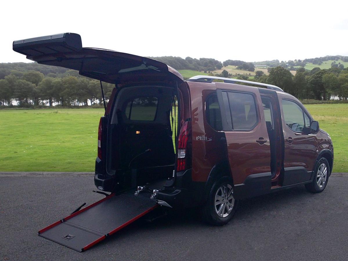 Check out this Peugeot Rifter 2021 Diesel Manual