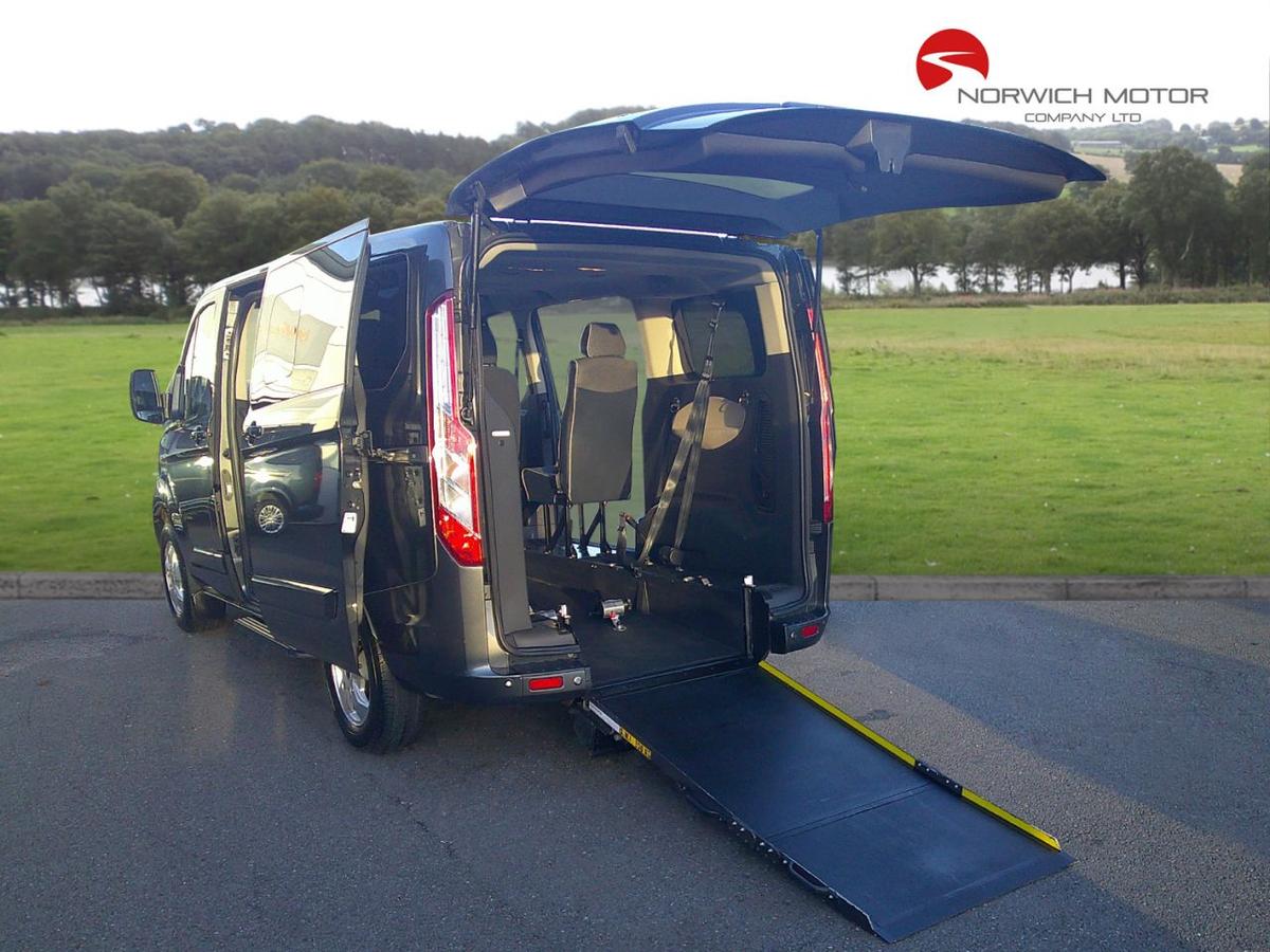 Check out this Ford Tourneo Custom 2018 Diesel Manual