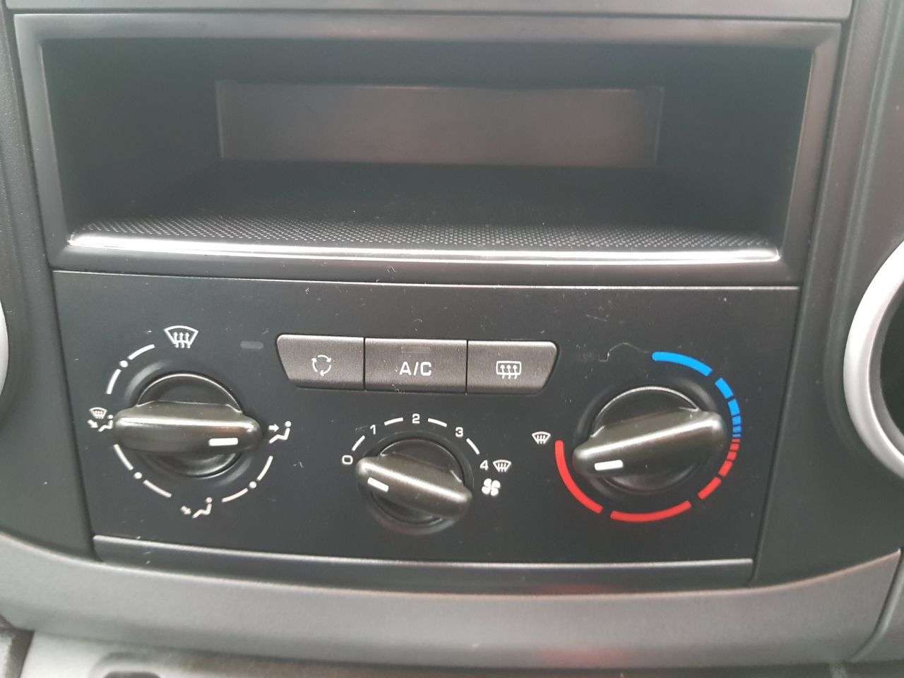 2015 PEUGEOT PARTNER 2015 PEUGEOT PARTNER