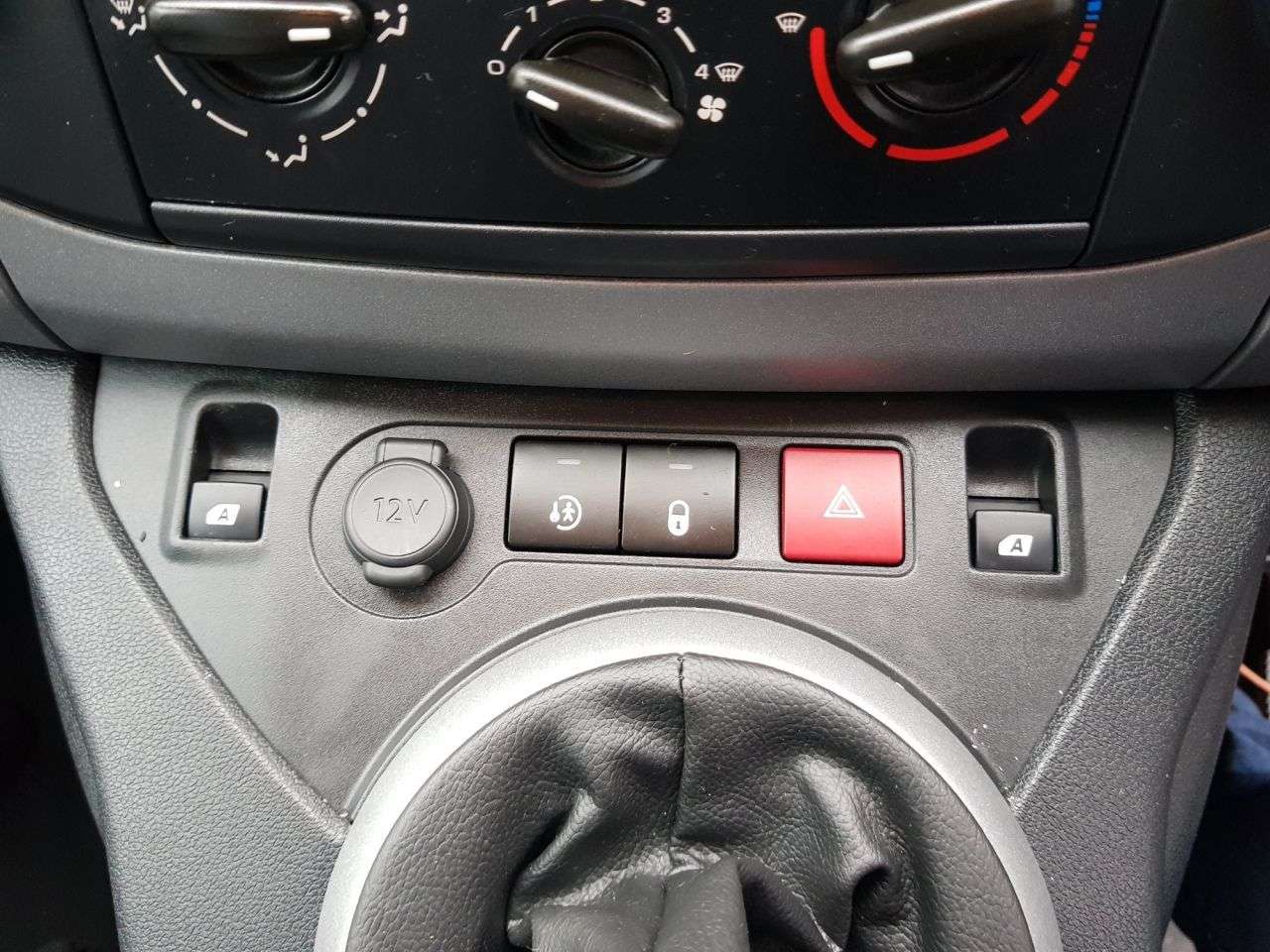 2015 PEUGEOT PARTNER 2015 PEUGEOT PARTNER