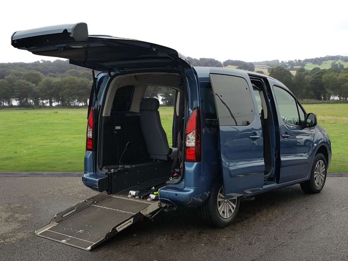 Check out this Peugeot Partner 2015 Petrol Manual