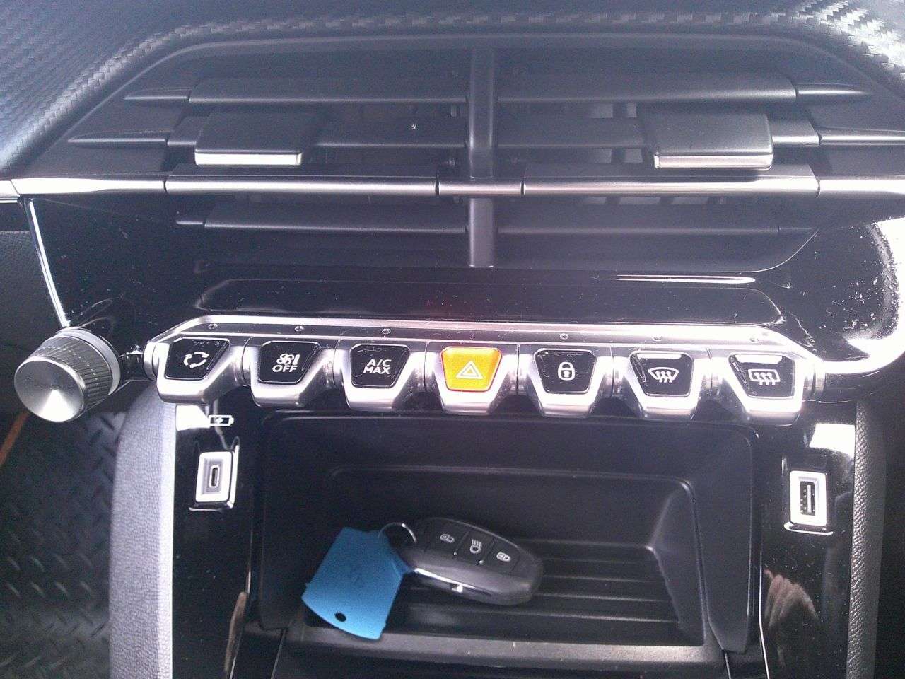 2023 PEUGEOT E-2008 2023 PEUGEOT E-2008