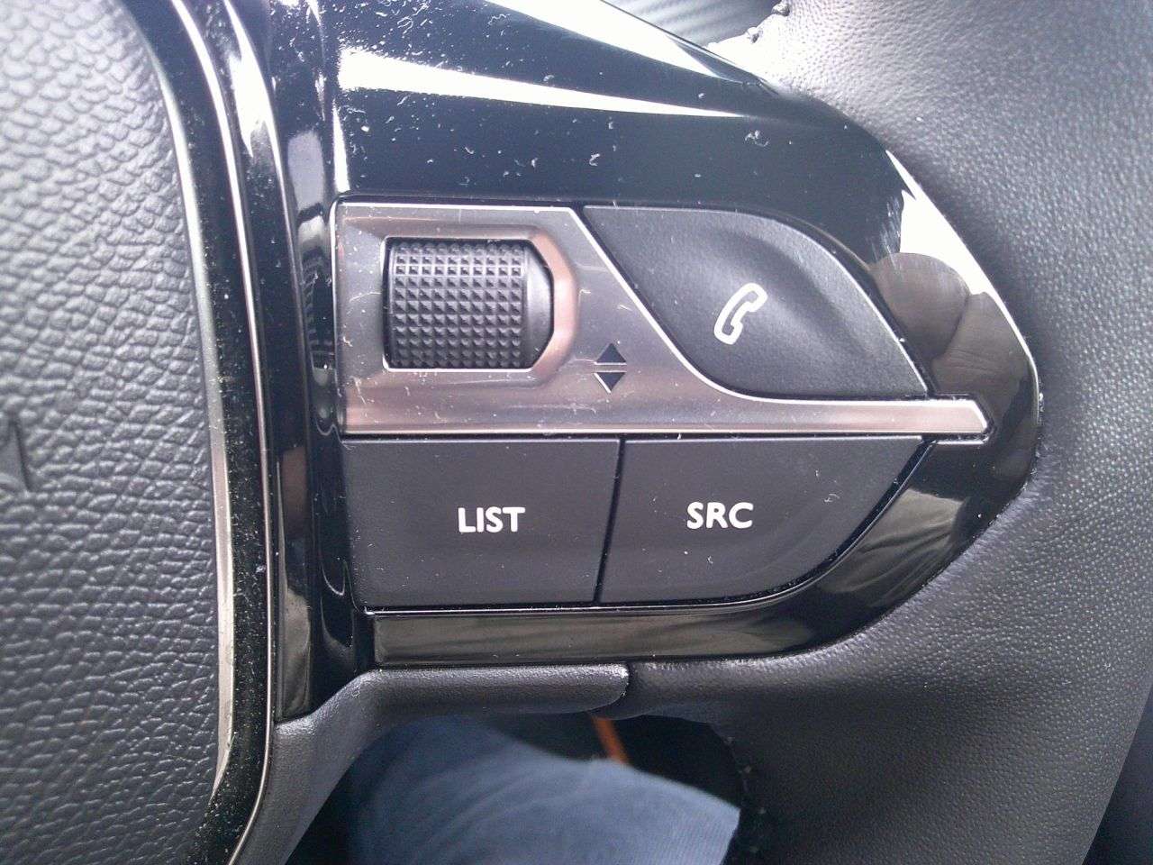 2023 PEUGEOT E-2008 2023 PEUGEOT E-2008