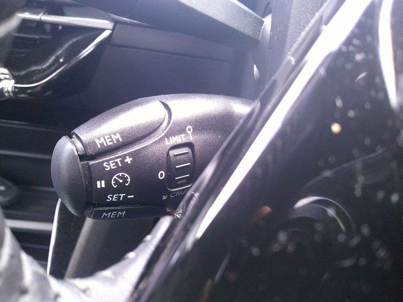 2023 PEUGEOT E-2008 2023 PEUGEOT E-2008