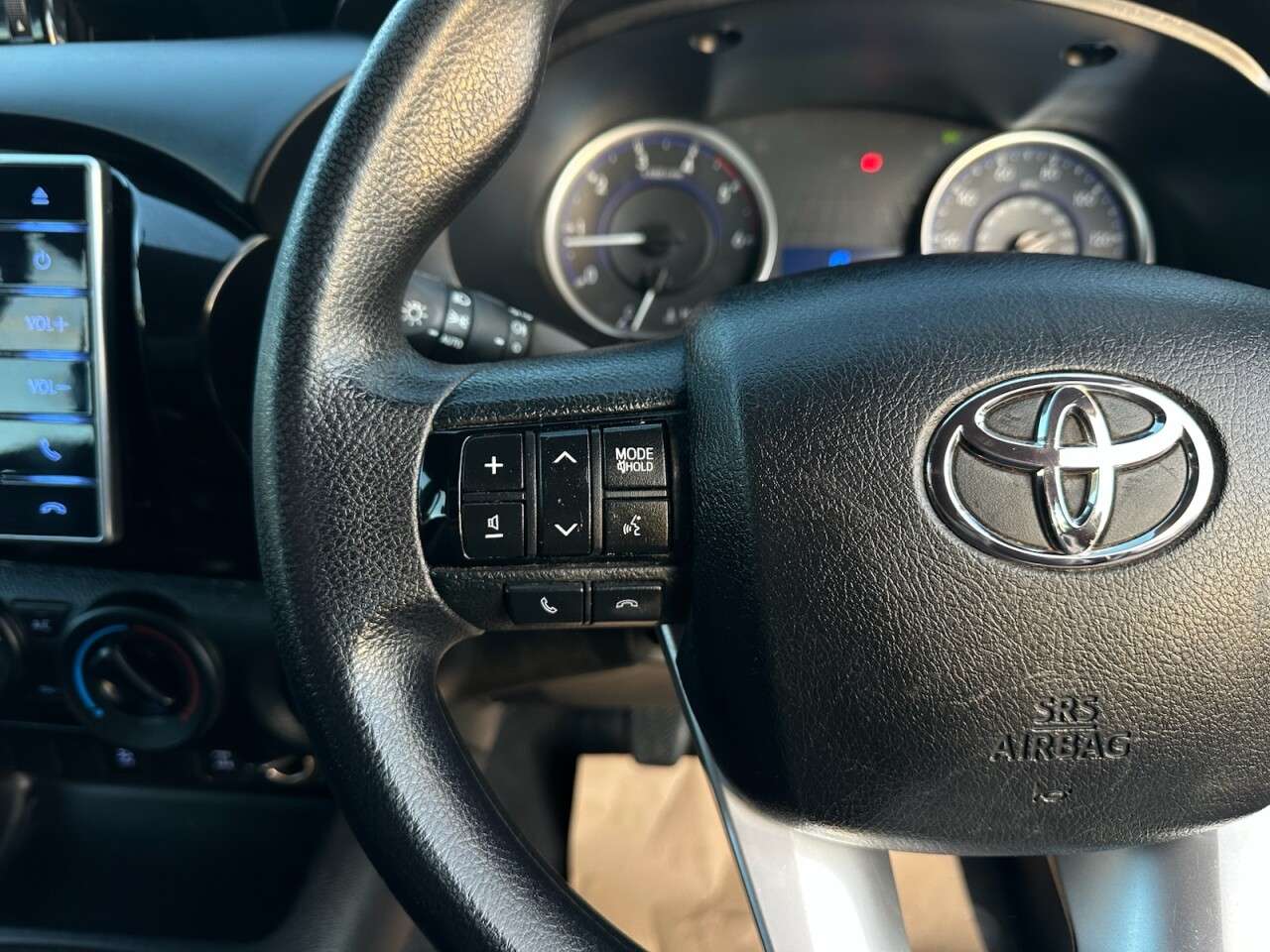 2019 TOYOTA HI-LUX 2019 TOYOTA HI-LUX