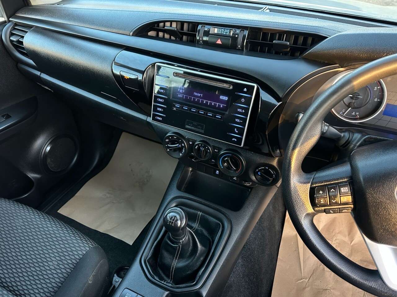 2019 TOYOTA HI-LUX 2019 TOYOTA HI-LUX