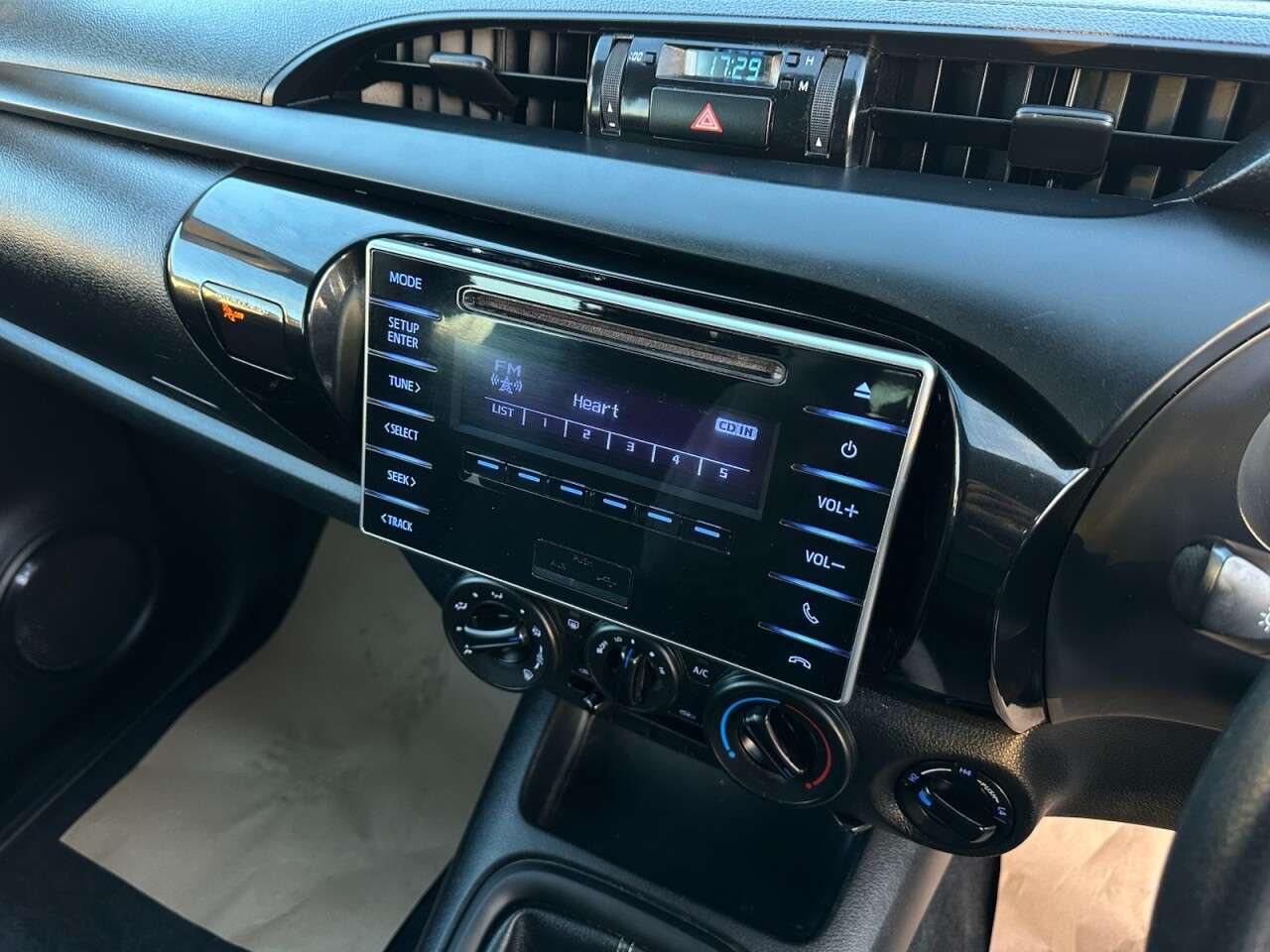 2019 TOYOTA HI-LUX 2019 TOYOTA HI-LUX