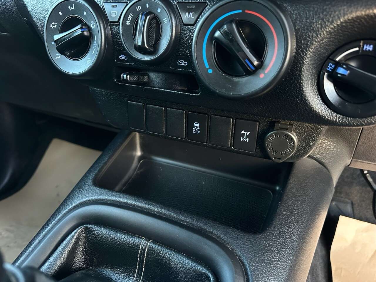 2019 TOYOTA HI-LUX 2019 TOYOTA HI-LUX