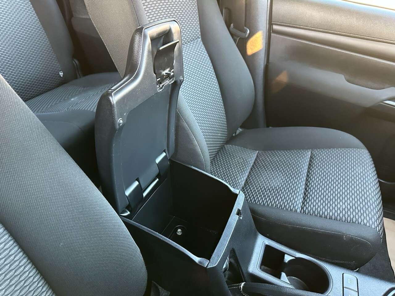 2019 TOYOTA HI-LUX 2019 TOYOTA HI-LUX