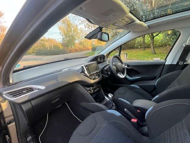 2013 PEUGEOT 208 2013 PEUGEOT 208