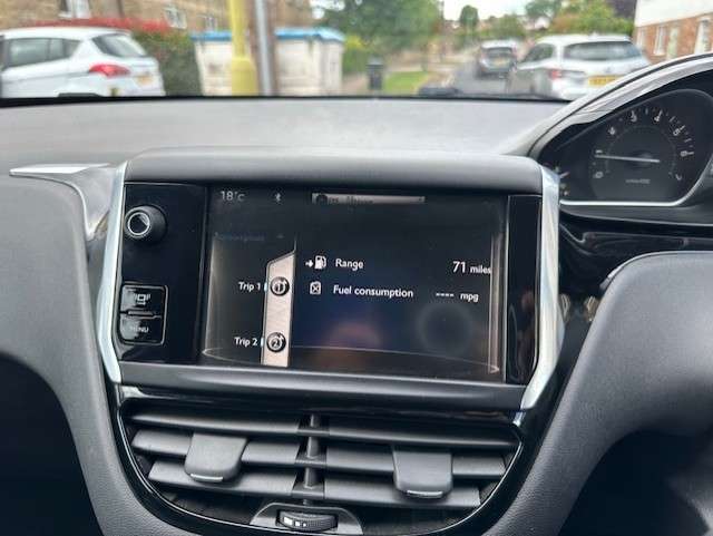 2013 PEUGEOT 208 2013 PEUGEOT 208