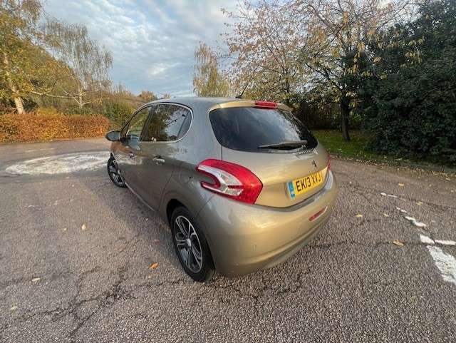 2013 PEUGEOT 208 2013 PEUGEOT 208