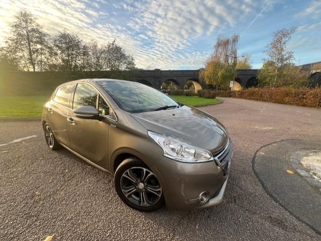 Check out this Peugeot 208 2013 Petrol Manual