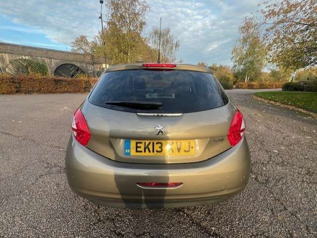 2013 PEUGEOT 208 2013 PEUGEOT 208