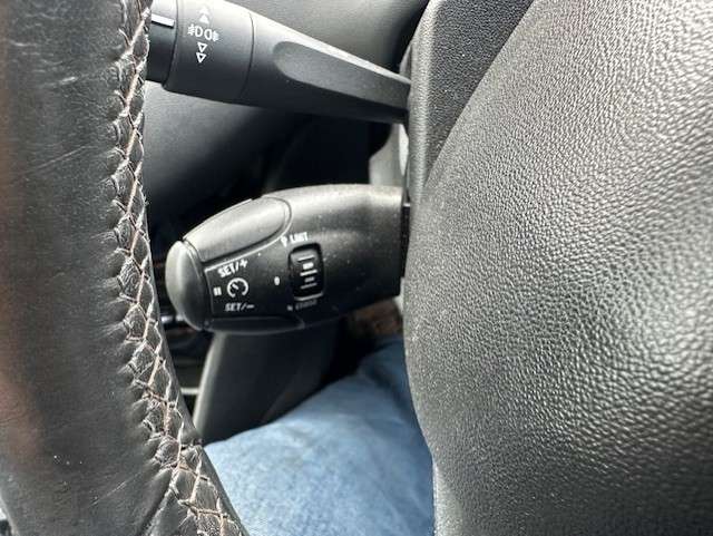 2013 PEUGEOT 208 2013 PEUGEOT 208