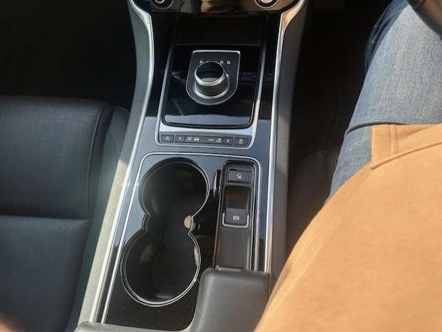 2016 JAGUAR XE 2016 JAGUAR XE