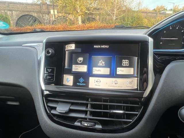 2013 PEUGEOT 208 2013 PEUGEOT 208