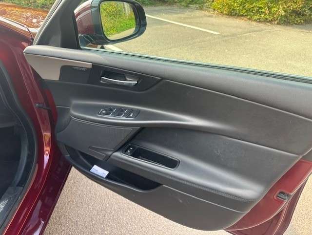 2016 JAGUAR XE 2016 JAGUAR XE