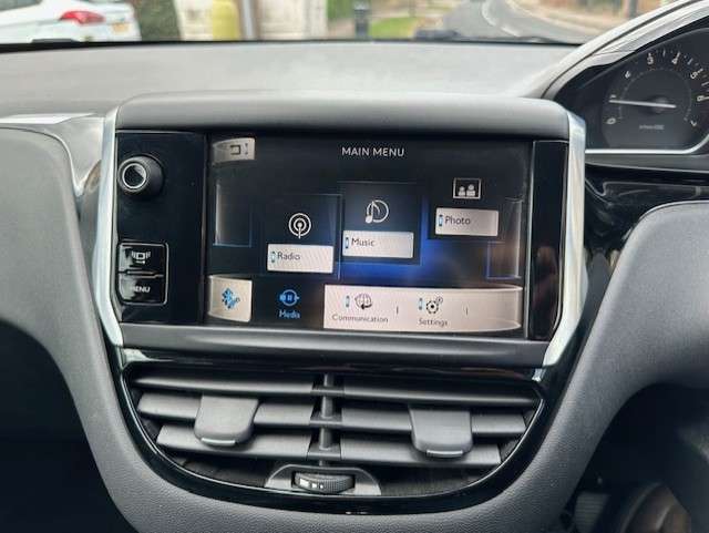 2013 PEUGEOT 208 2013 PEUGEOT 208