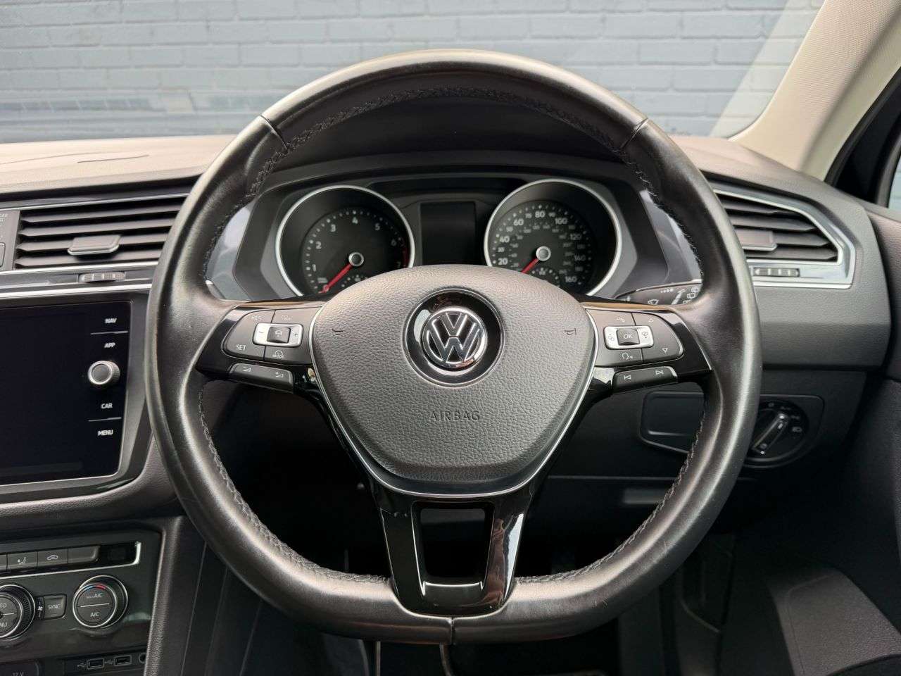 2018 VOLKSWAGEN TIGUAN 2018 VOLKSWAGEN TIGUAN