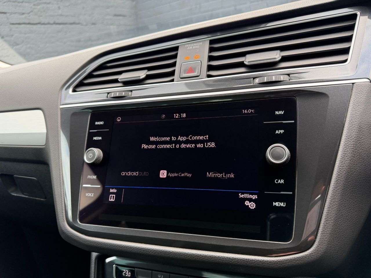 2018 VOLKSWAGEN TIGUAN 2018 VOLKSWAGEN TIGUAN